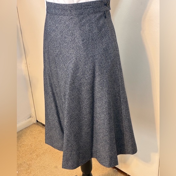 Brooks Brothers Women's Navy Herring Bone Flare Skirt - Picture 2 of 7